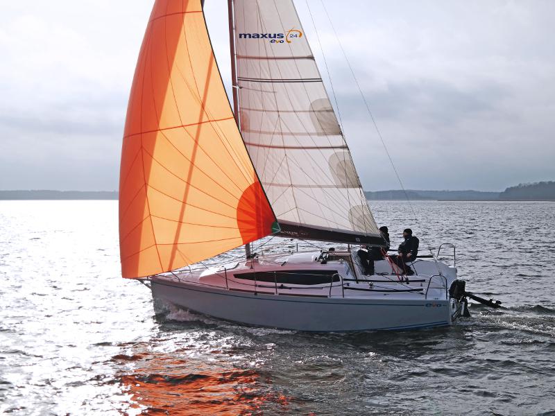 Book yachts online - sailboat - Maxus Evo 24 Prestige - MALAWI - rent