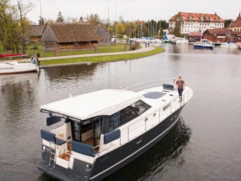 Book yachts online - motorboat - Nautika 1300 LUX - Nautika 1300 LUX - rent