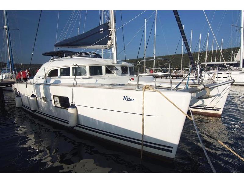 Book yachts online - catamaran - Lagoon 380 S2 (4+2 cab) - RELAX - rent