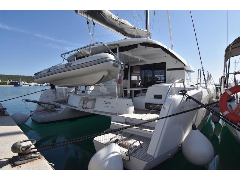 Book yachts online - catamaran - Lagoon 42 - LOLINA - rent