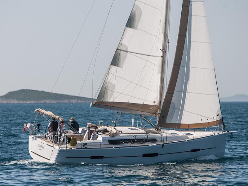 Book yachts online - sailboat - Dufour 412 Grand Large - Jasiequ - rent