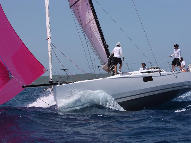 Book yachts online - sailboat - Pogo 12.5 - Luna Rosa - rent