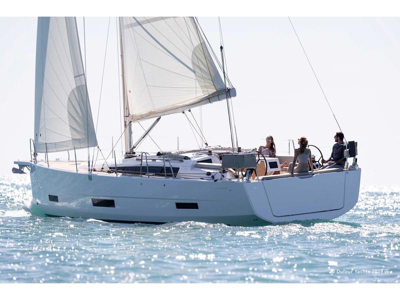 Book yachts online - sailboat - Dufour 390 Grand Large - Gin Fizz - rent
