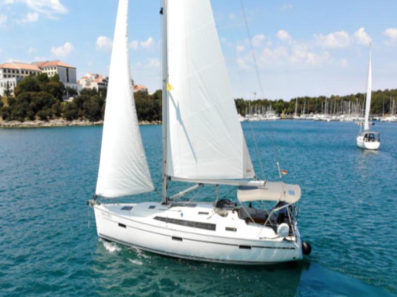 Book yachts online - sailboat - Bavaria Cruiser 41 - Raven - rent