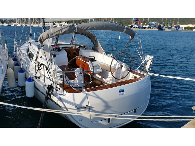 Book yachts online - sailboat - Bavaria Cruiser 37 - Mišac - rent