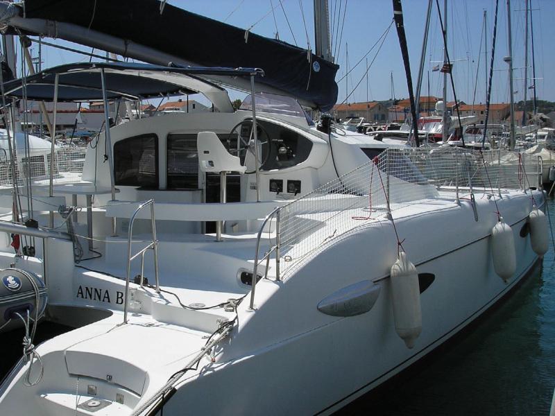 Book yachts online - catamaran - Lavezzi 40 - Mrs. Brightside - rent
