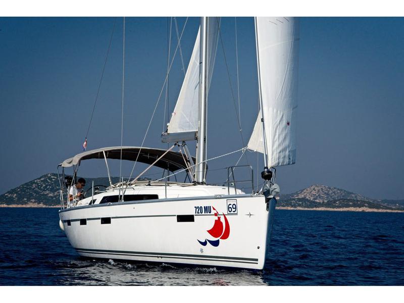 Book yachts online - sailboat - Bavaria Cruiser 41 - MH 70 - rent