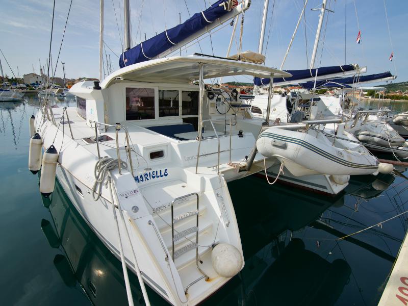 Book yachts online - catamaran - Lagoon 421 - Marielle - rent