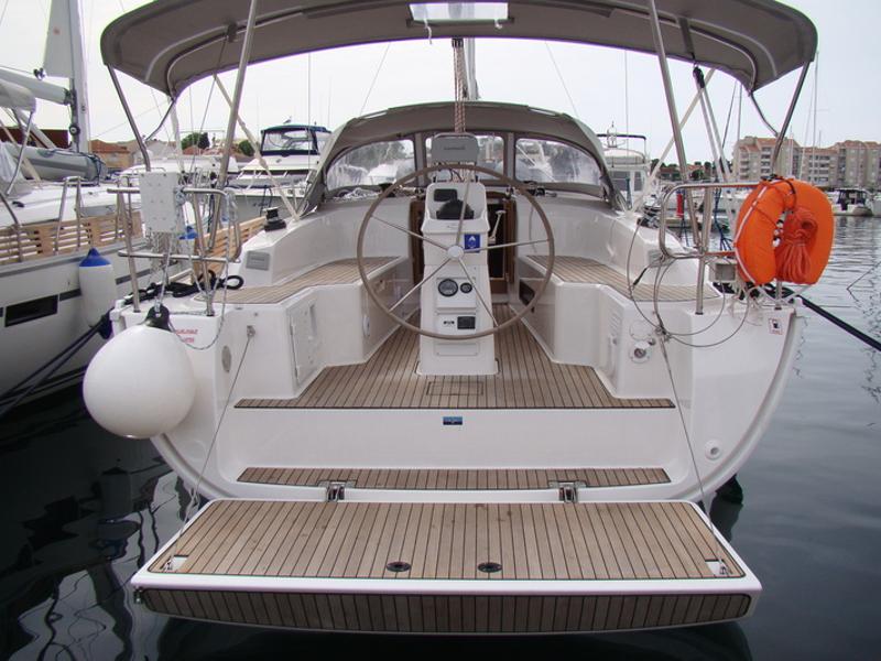 Book yachts online - sailboat - Bavaria 33 Cruiser - (1682 BG) - rent