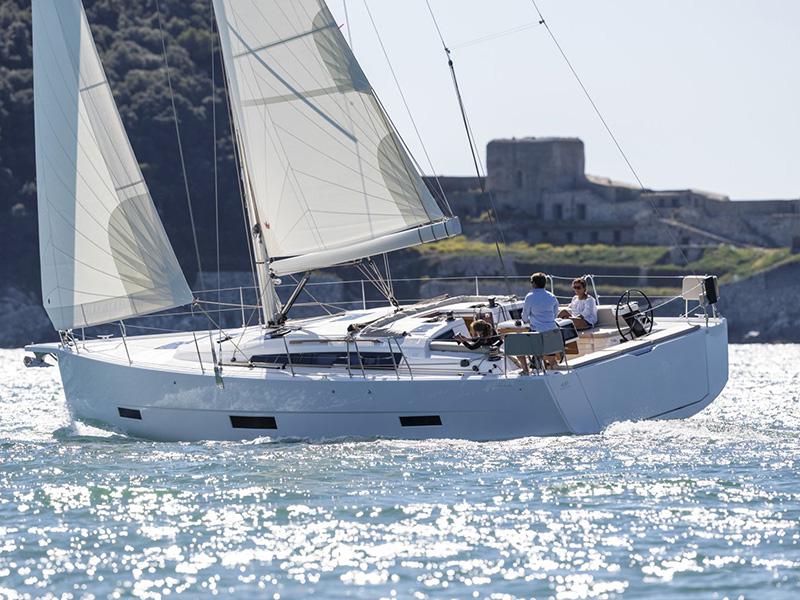 Book yachts online - sailboat - Dufour 430 GL - Magdalena - rent