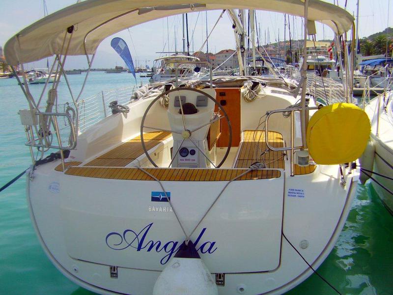 Book yachts online - sailboat - Bavaria Cruiser 36 - ANGELICA - rent