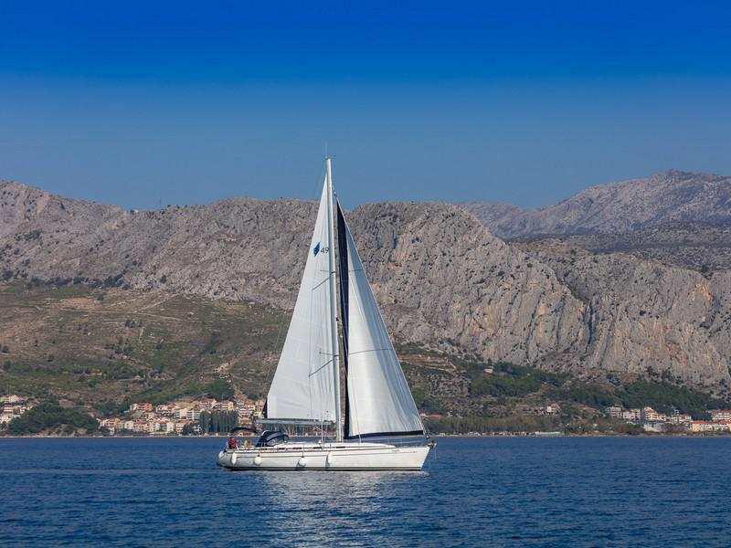 Book yachts online - sailboat - Bavaria 49 - ANGELA - rent