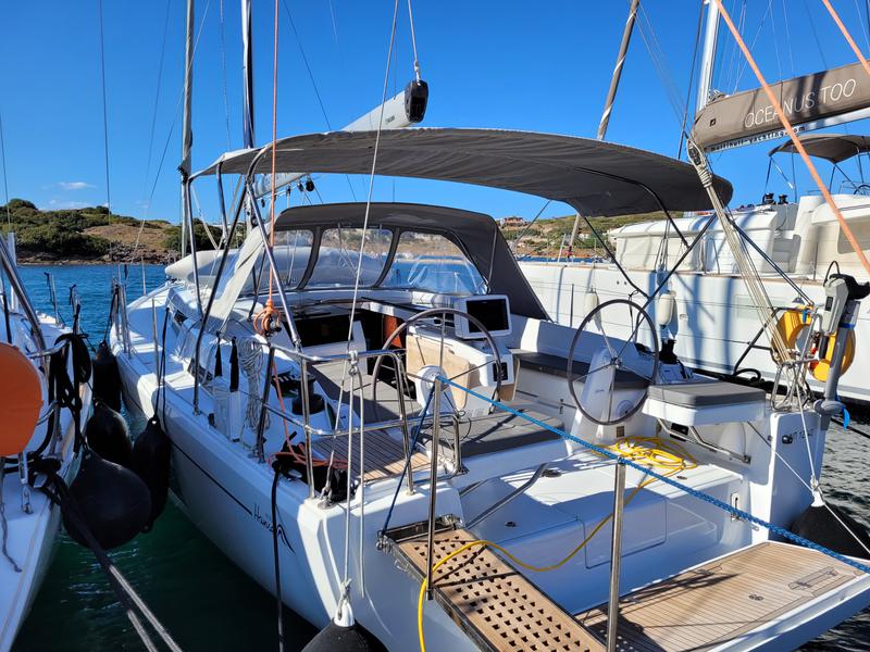 Book yachts online - sailboat - Hanse 418 - heNA - rent