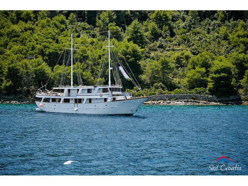 Book yachts online - motorboat - Motoryacht Azimut - Azimut - rent