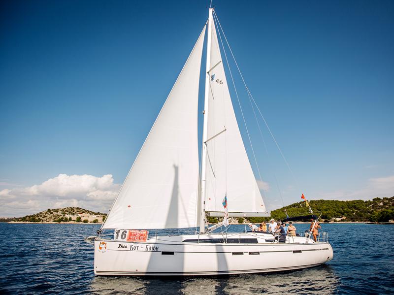 Book yachts online - sailboat - Bavaria Cruiser 46 - Rhea - rent