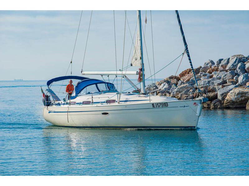 Book yachts online - sailboat - Bavaria 37 Cruiser - Gigiona - rent