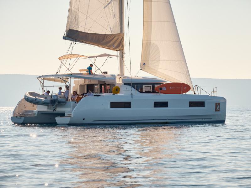 Book yachts online - catamaran - Lagoon 46 - Sensation  - rent