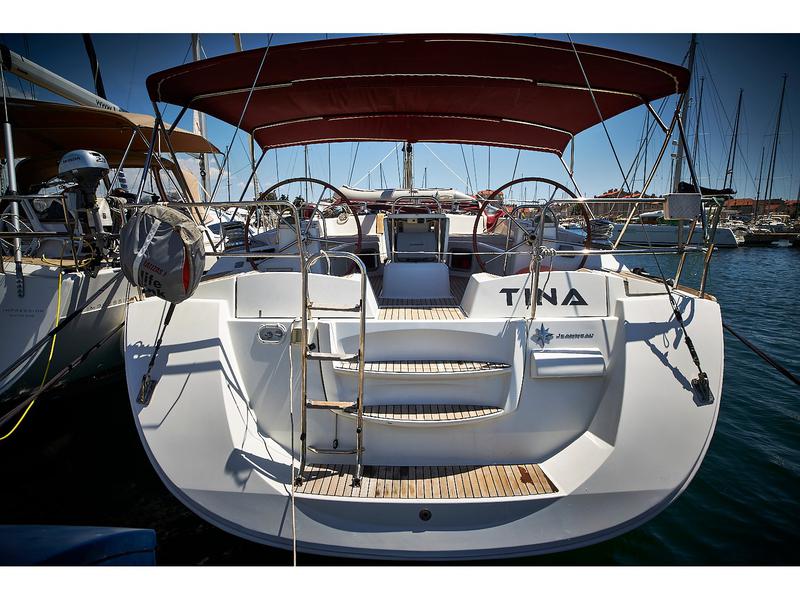 Book yachts online - sailboat - Jeanneau 53 - Tina (sails 2019) - rent