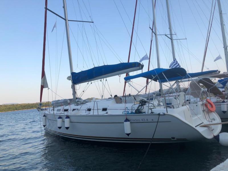 Book yachts online - sailboat - Cyclades 43.4 - CRASH - rent
