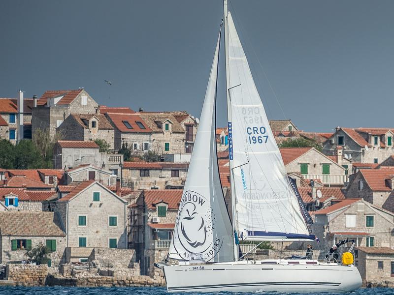 Book yachts online - sailboat - Dufour 365 Grand Large - Tatomir - rent