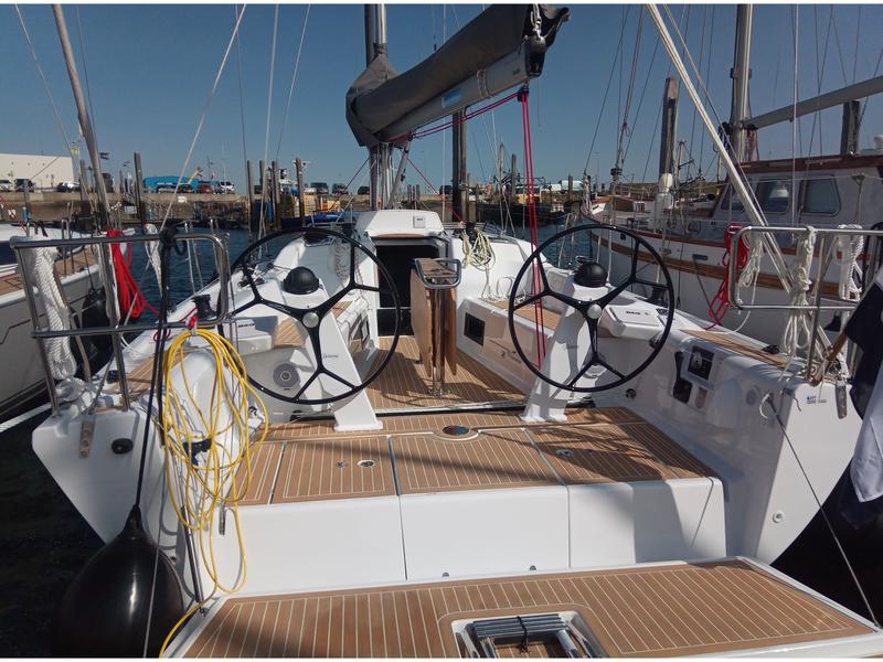 Book yachts online - sailboat - Dehler 38SQ - Break Free - rent