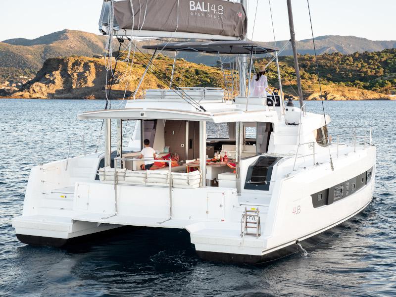 Book yachts online - catamaran - Bali 4.8 - Arianna - rent