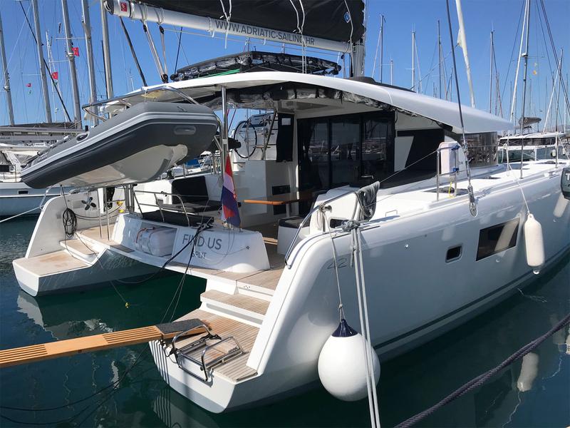 Book yachts online - catamaran - Lagoon 42 owner version - FIND US - rent