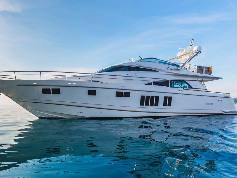 Book yachts online - motorboat - Fairline Squadron 78 - Schatzi - rent