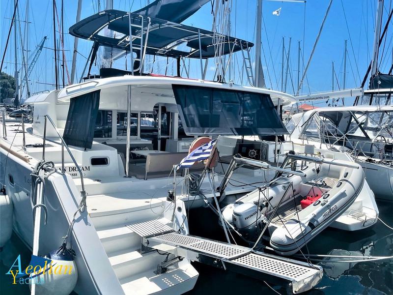 Book yachts online - catamaran - Lagoon 450  Flybridge - Aeolian Dream - rent