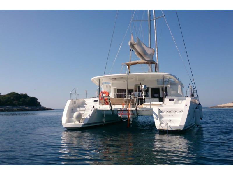 Book yachts online - catamaran - Lagoon 450 - MADAGASCAR - rent