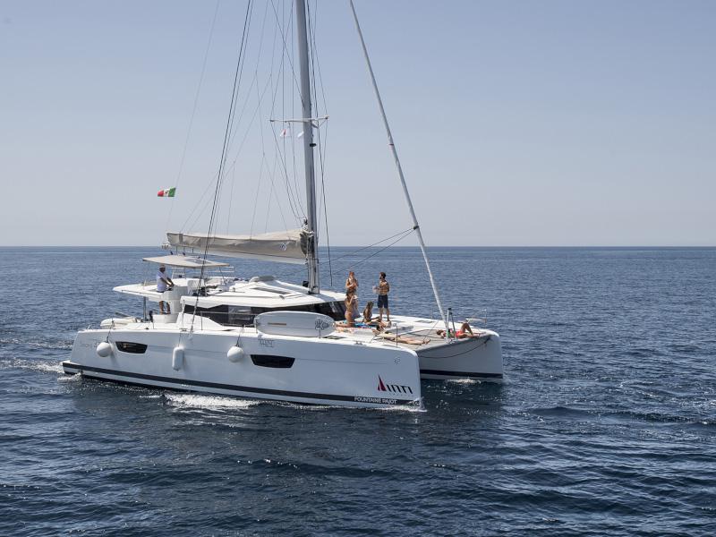 Book yachts online - catamaran - Fountaine Pajot Saona 47 - Saona (Ac in all cabins+Wm+Gen+Bbq) - rent
