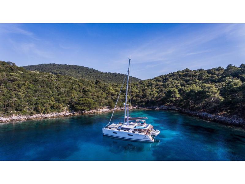 Book yachts online - catamaran - Saba 50 - Princess Aphrodite (crewed) - rent