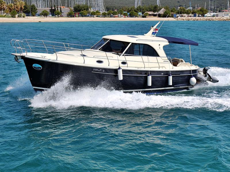 Book yachts online - motorboat - ADRIANA 44 BT (12) - FRANKA - rent
