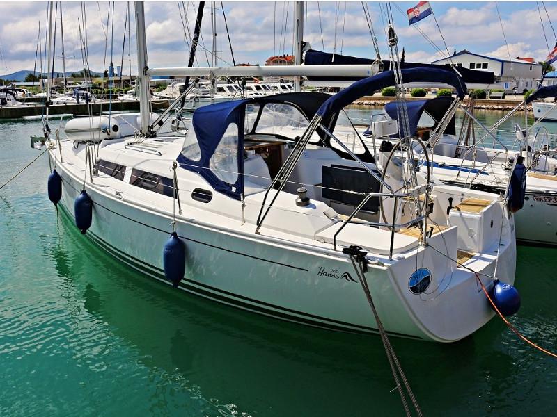 Book yachts online - sailboat - HANSE 350 - IVANA - rent