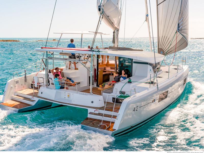 Book yachts online - catamaran - Lagoon 42 - STARDUST - rent