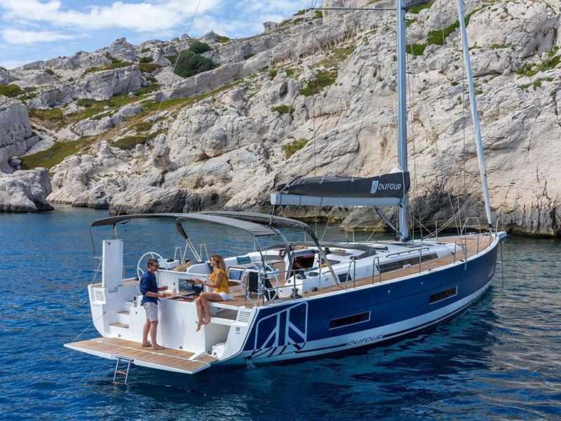 Book yachts online - sailboat - Dufour 530 GL - Vita - rent