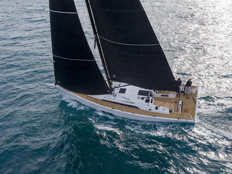 Book yachts online - sailboat - Grand Soleil 44 - Sportski Vuk 44 - rent