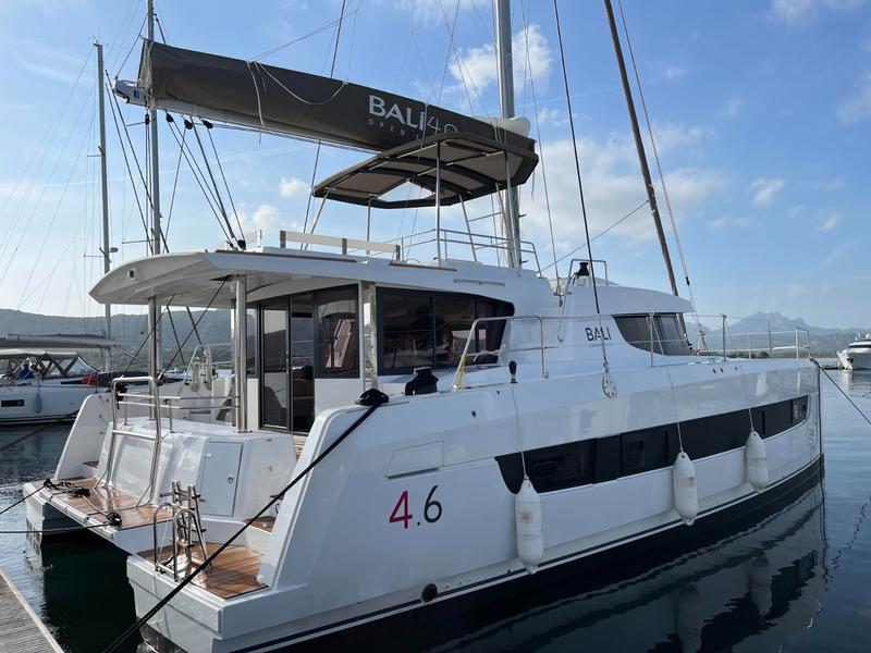 Book yachts online - catamaran - Bali 4.6 A/C - WM- Gen - Freezer - rent