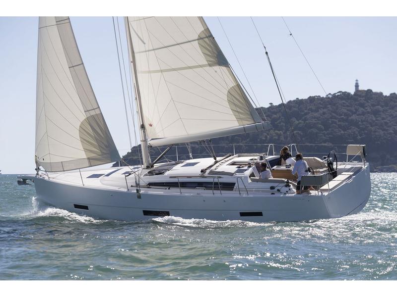 Book yachts online - sailboat - Dufour 430 - Triumph - rent