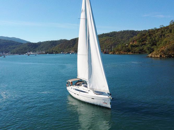 Book yachts online - sailboat - Bavaria 51 Cruiser - Seawalker - rent