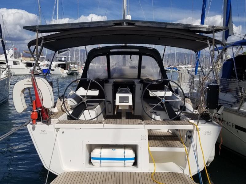 Book yachts online - sailboat - Dufour 360 2 Cabin - Ares - rent