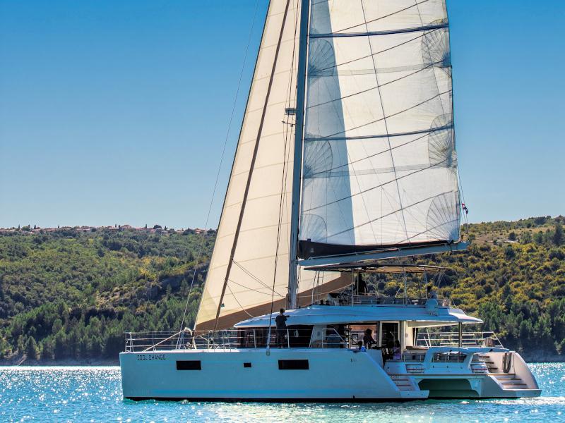 Book yachts online - catamaran - Lagoon 560 - Cool Change - rent