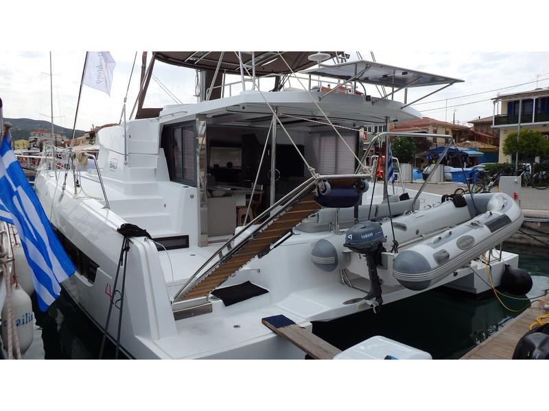 Book yachts online - catamaran - Bali 4.2 - Blue Navy (Generator,A/C) - rent