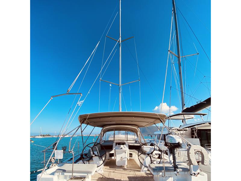 Book yachts online - sailboat - Beneteau Oceanis 51.1 - Vixen (A/C - Generator) (Pax 12)  - rent