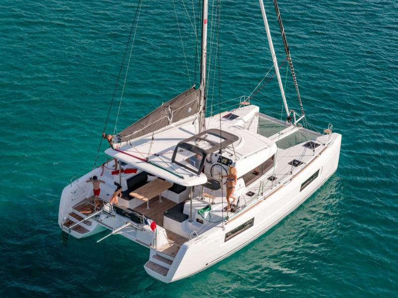 Book yachts online - catamaran - Lagoon 40 - Solentia - rent