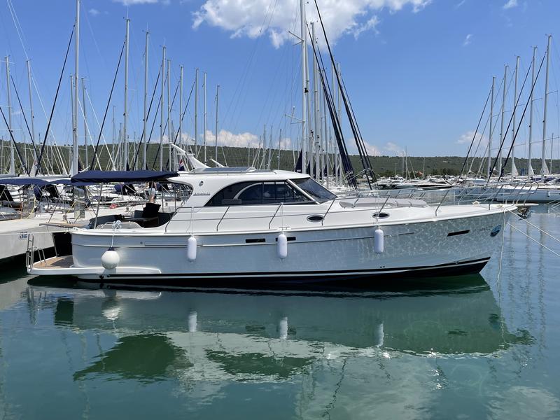 Book yachts online - motorboat - ADRIANA 44 BT (22) - BIANCA - rent