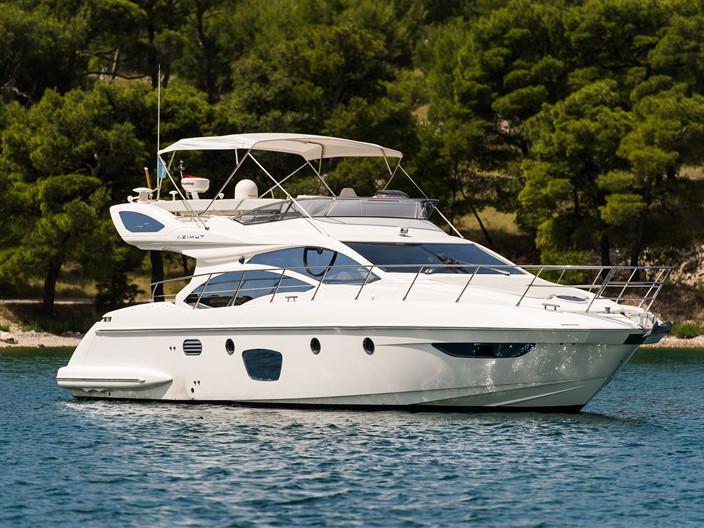 Book yachts online - motorboat - Azimut 47 - Kecalu - rent