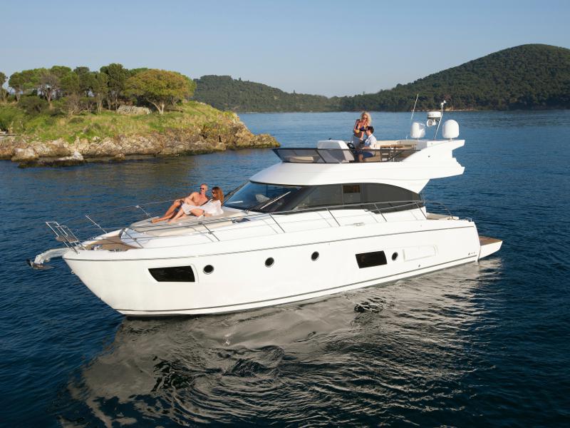 Book yachts online - motorboat - Bavaria Virtess 420 Fly - Mia Sophie - rent