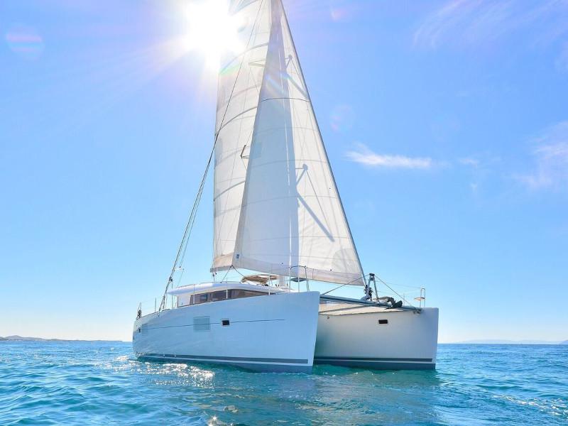 Book yachts online - catamaran - Lagoon 420 - Dynamis - rent