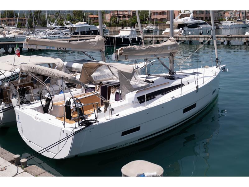 Book yachts online - sailboat - Dufour 390 Grand Large - Palmarola - rent